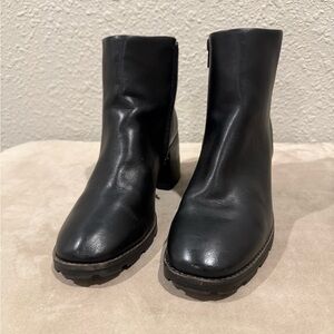 Korks‎ Black Zipper Women's Ankle Boots Size 8
